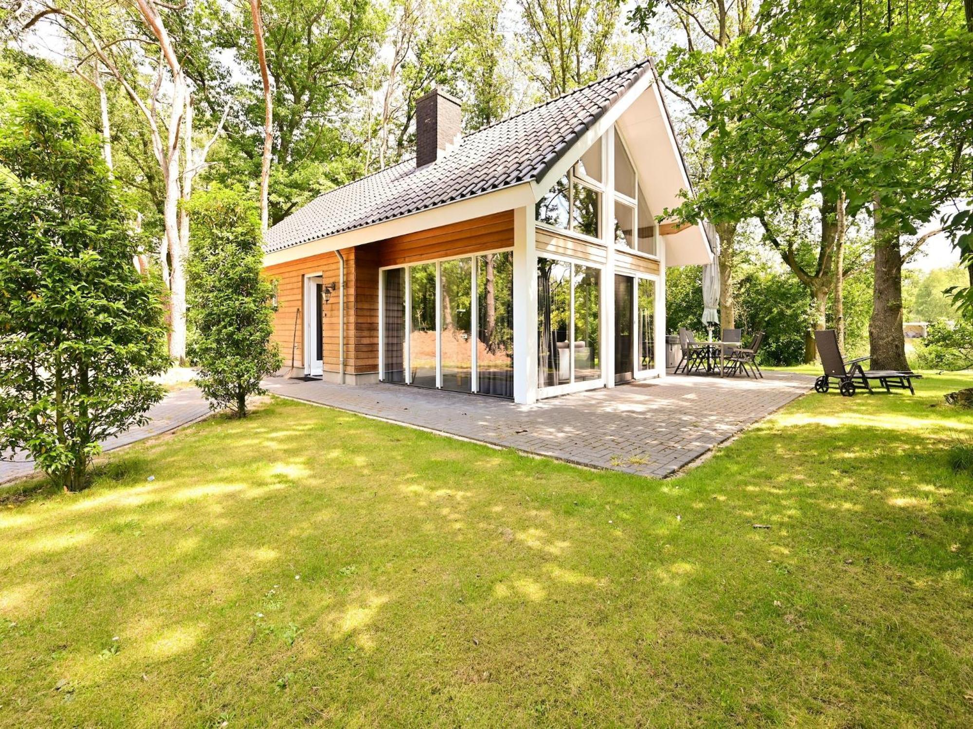 Chalet With Gorgeous View Of The Natural Surroundings Weerselo Esterno foto